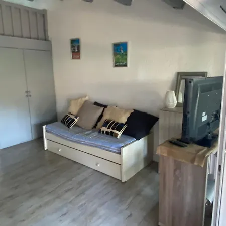 Maisonette Chaleureuse * Агд